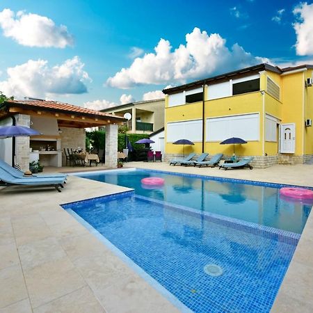 Apartments House Anna For Max 13 Persons In Porec, Pet Friendly エクステリア 写真