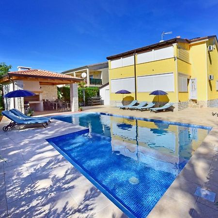 Apartments House Anna For Max 13 Persons In Porec, Pet Friendly エクステリア 写真