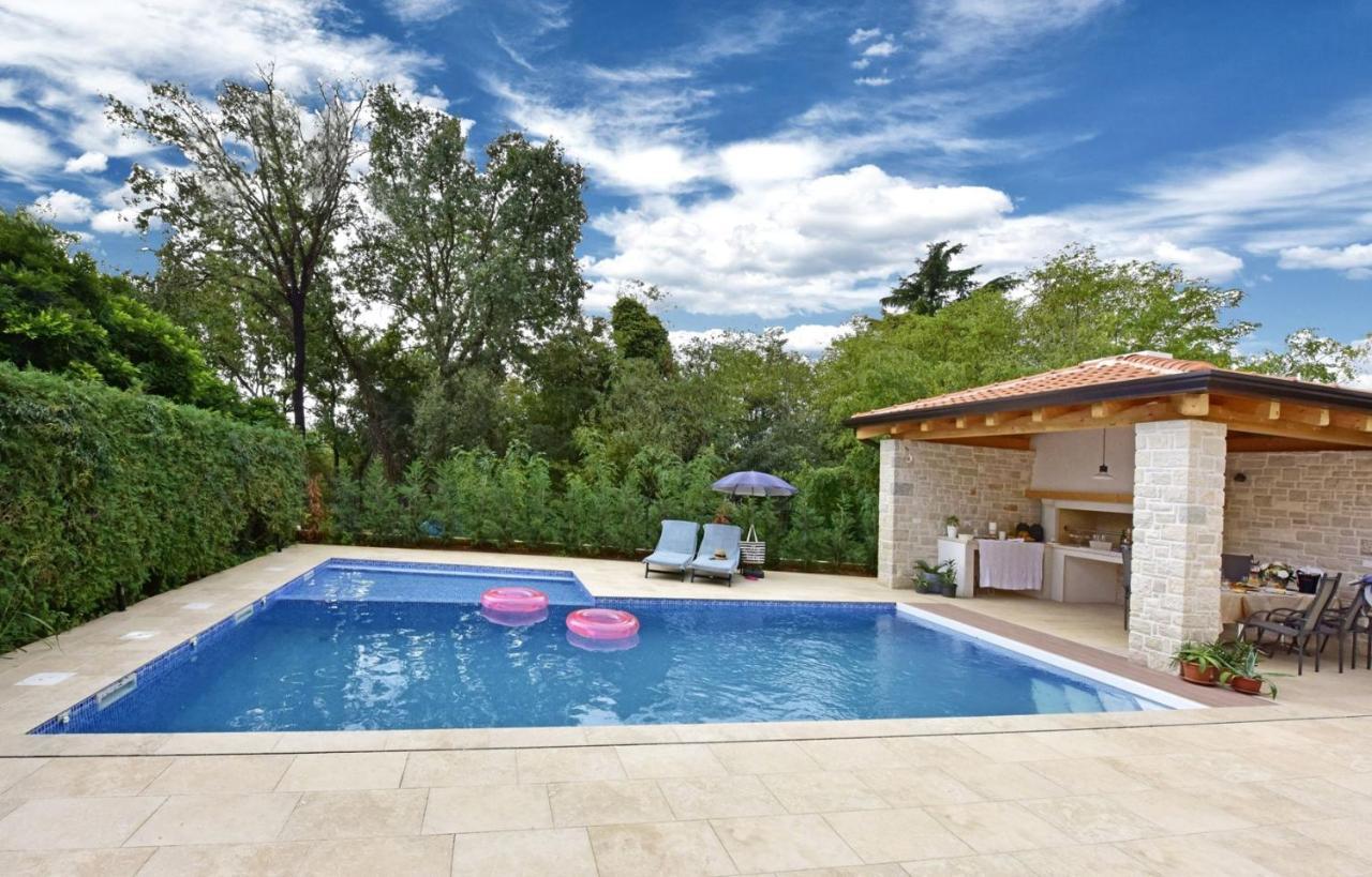 Apartments House Anna For Max 13 Persons In Porec, Pet Friendly エクステリア 写真