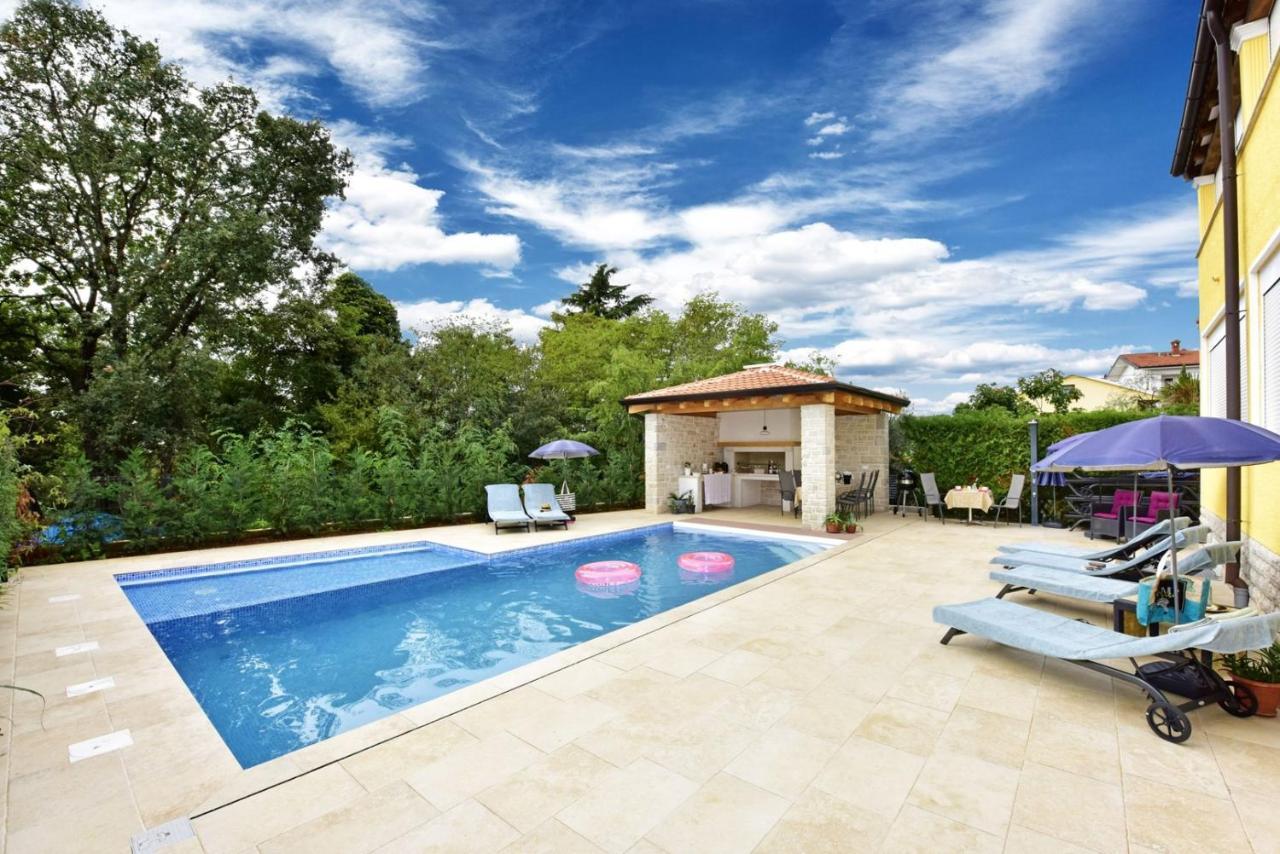 Apartments House Anna For Max 13 Persons In Porec, Pet Friendly エクステリア 写真