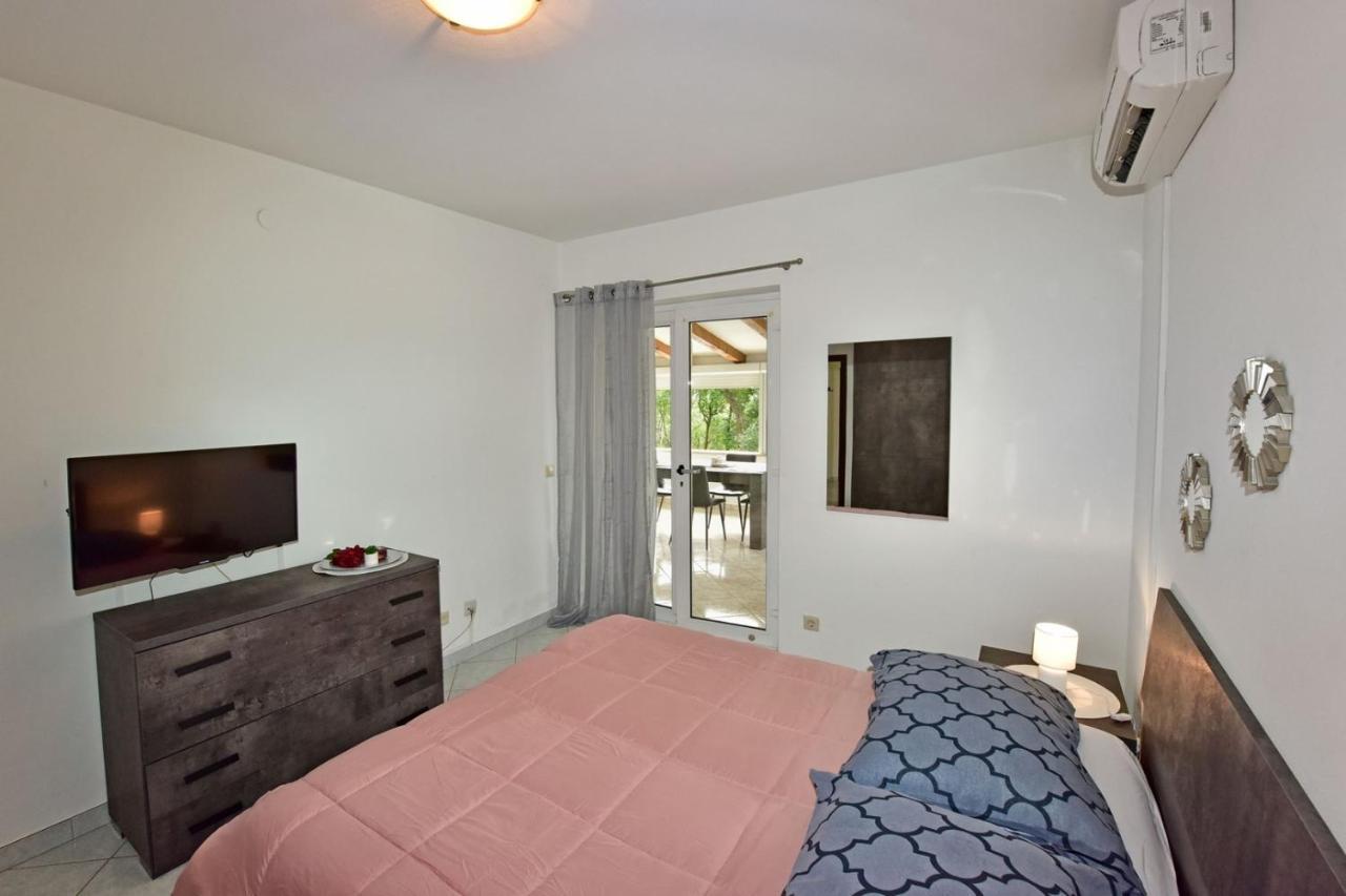 Apartments House Anna For Max 13 Persons In Porec, Pet Friendly エクステリア 写真
