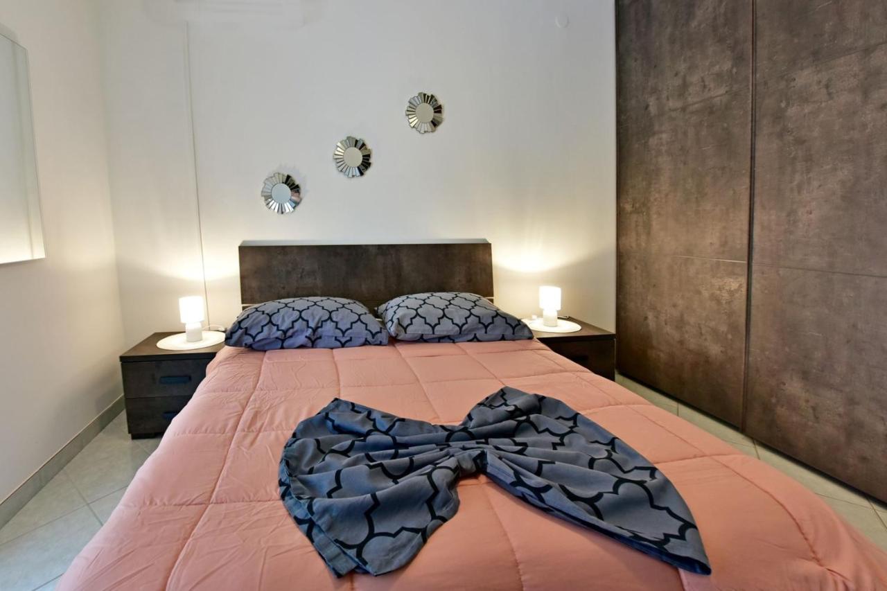 Apartments House Anna For Max 13 Persons In Porec, Pet Friendly エクステリア 写真