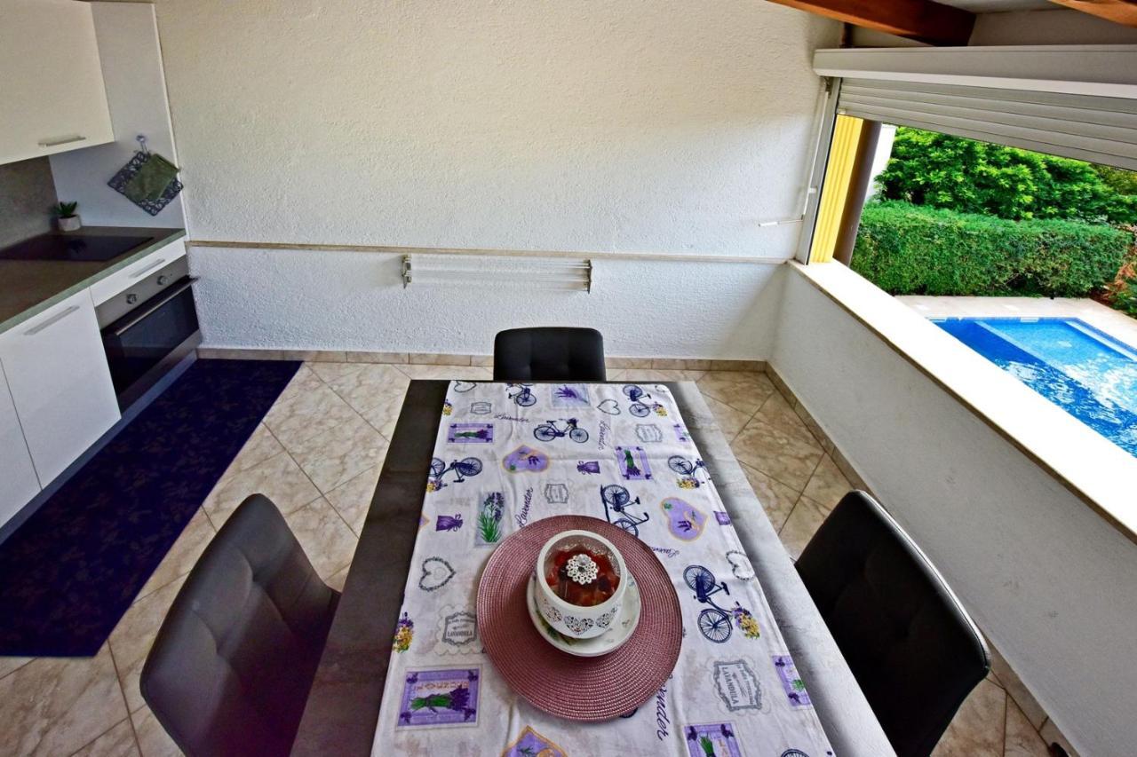 Apartments House Anna For Max 13 Persons In Porec, Pet Friendly エクステリア 写真